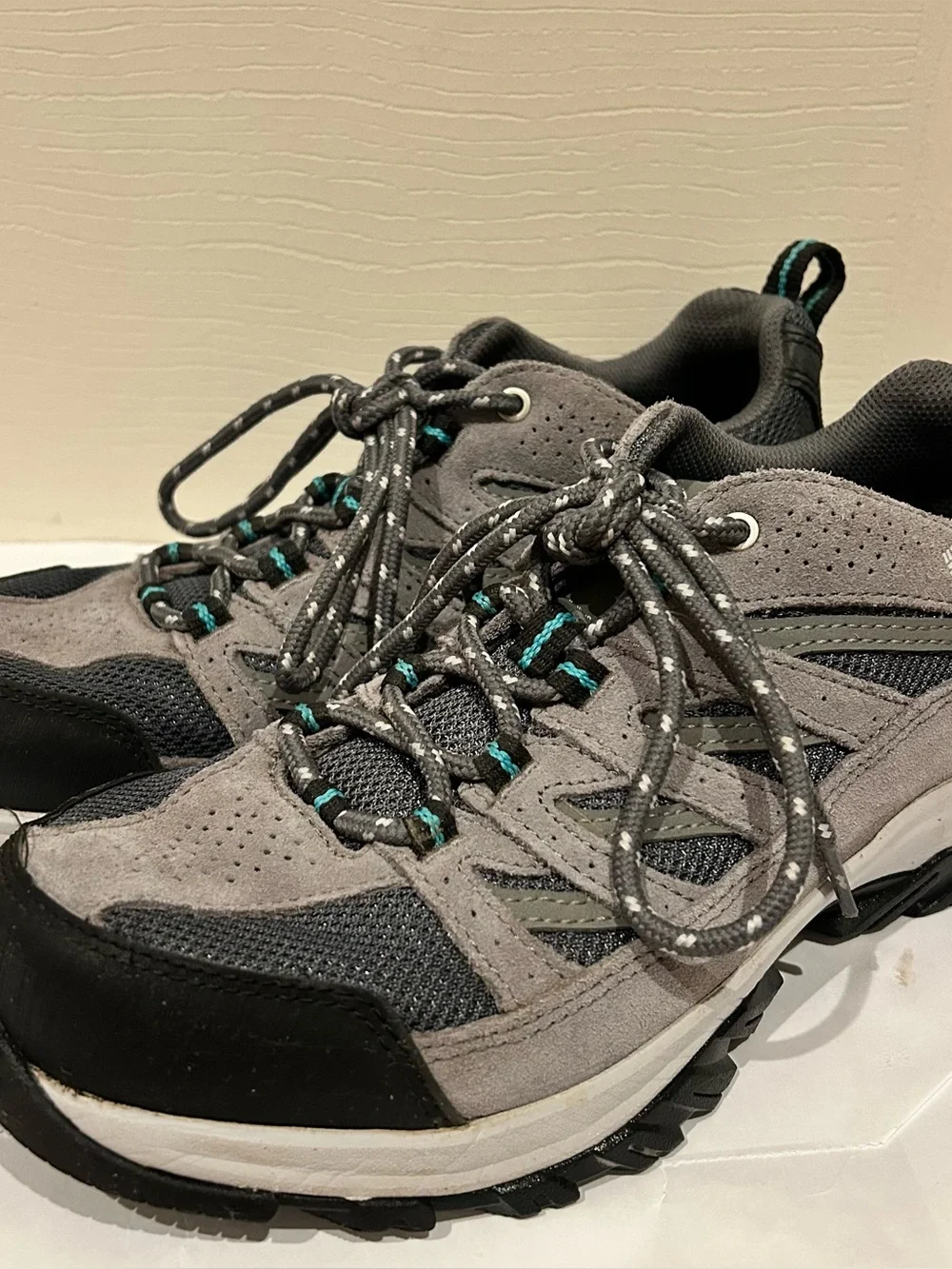 Worn 2X Columbia Crestwood trail shoe Grey and Teal Women's Trail Shoe size 8.5 - Picture 5 of 8